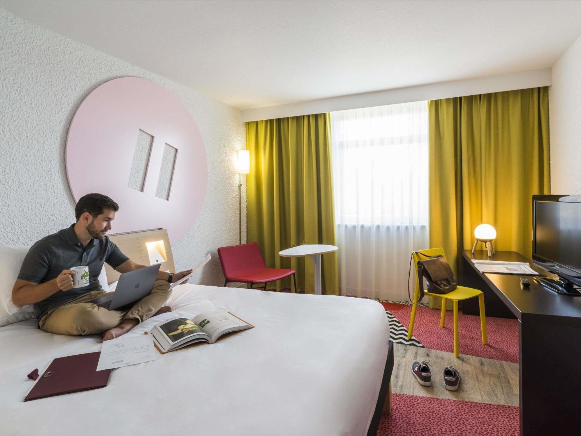 Ibis Styles Lyon Bron Eurexpo Hotell Exteriör bild